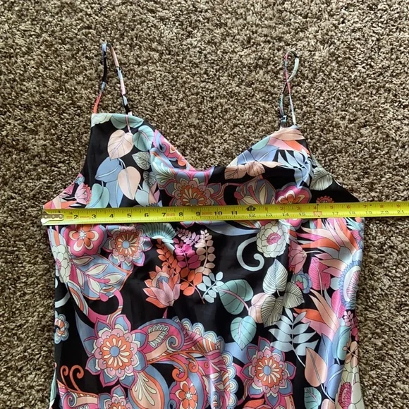 Emma and Michelle floral slip dress - Picture 3 of 5